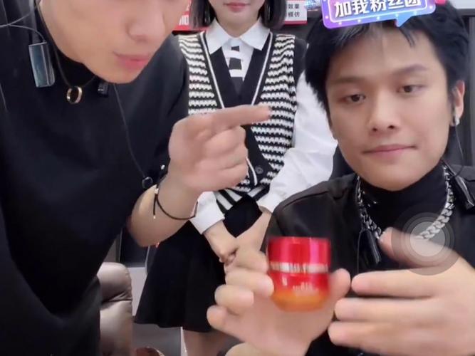 快手明星生态_快手评论点赞的网站下单_特色艺人圈与传统明星圈